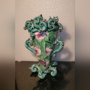 KERRI BUXTON FACE SCUPTURE 9X13" VASE